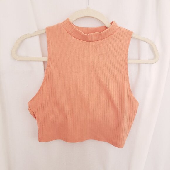 Forever 21 Peach Mock Neck Sleeveless Cropped Fitted Top Size M - Picture 1 of 10
